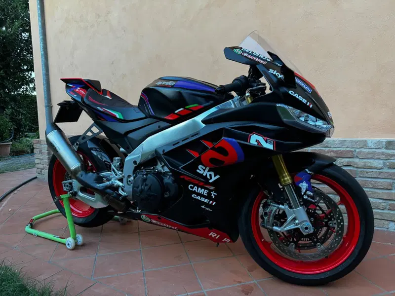 Aprilia RSV4 1100 (2021 - 24) (3)