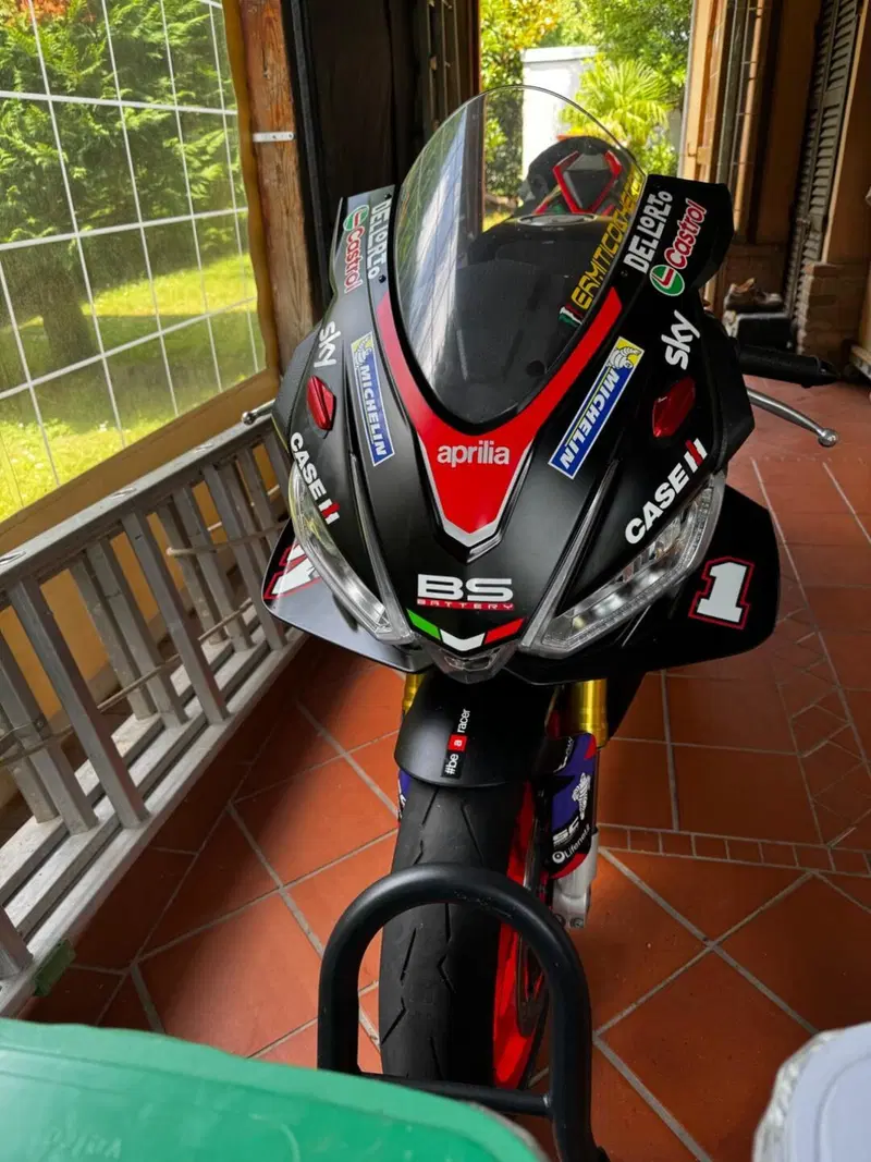 Aprilia RSV4 1100 (2021 - 24) (4)