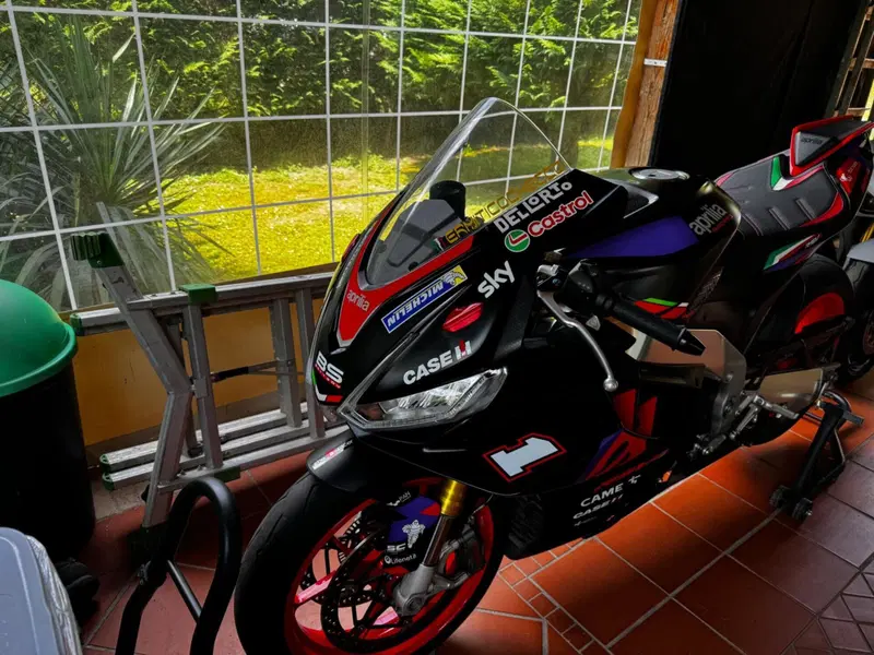 Aprilia RSV4 1100 (2021 - 24) (5)