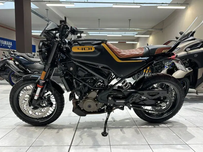 Husqvarna Svartpilen 401 (2021 - 23) (2)