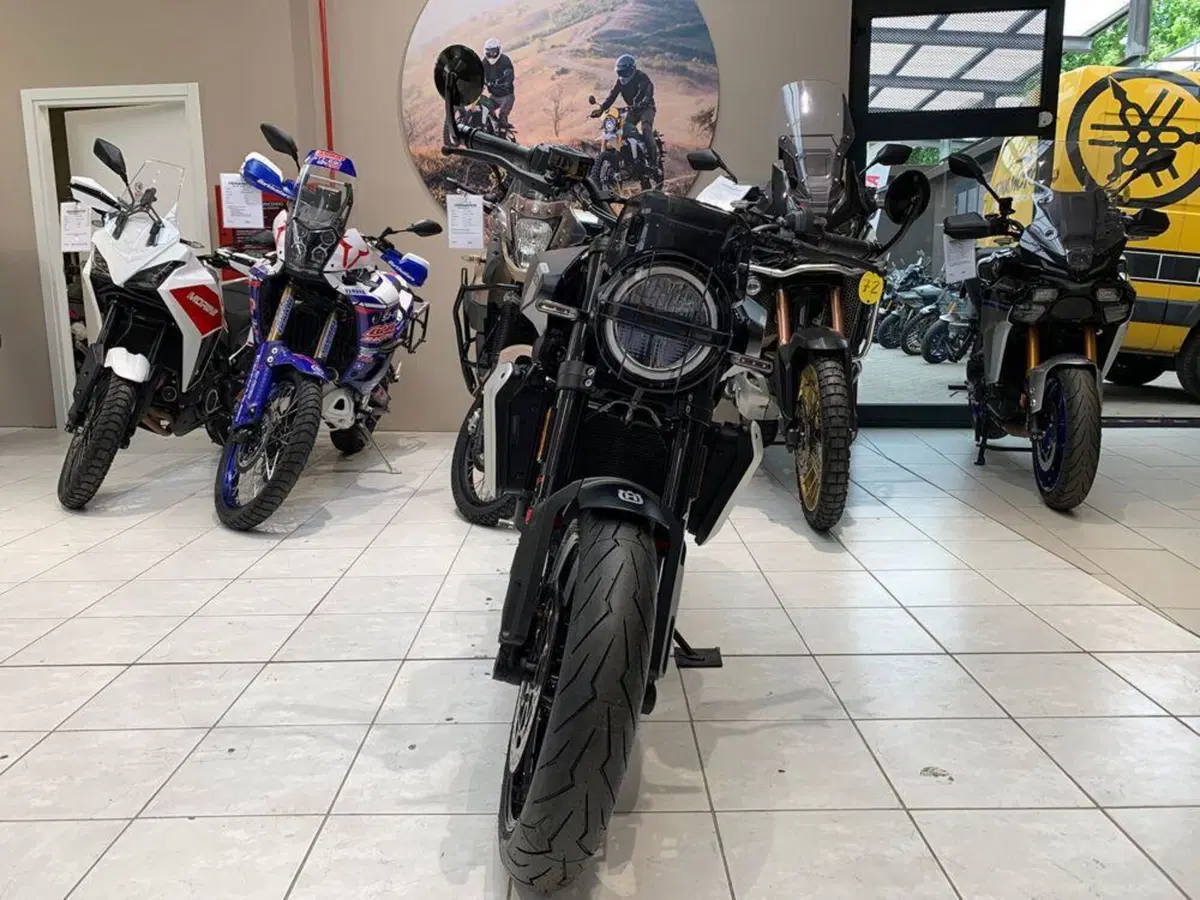Husqvarna Svartpilen 801 (2024 - 26) (2)