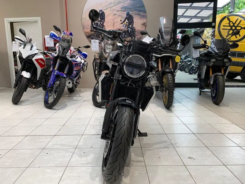 Husqvarna Svartpilen 801 (2024 - 26) (2)