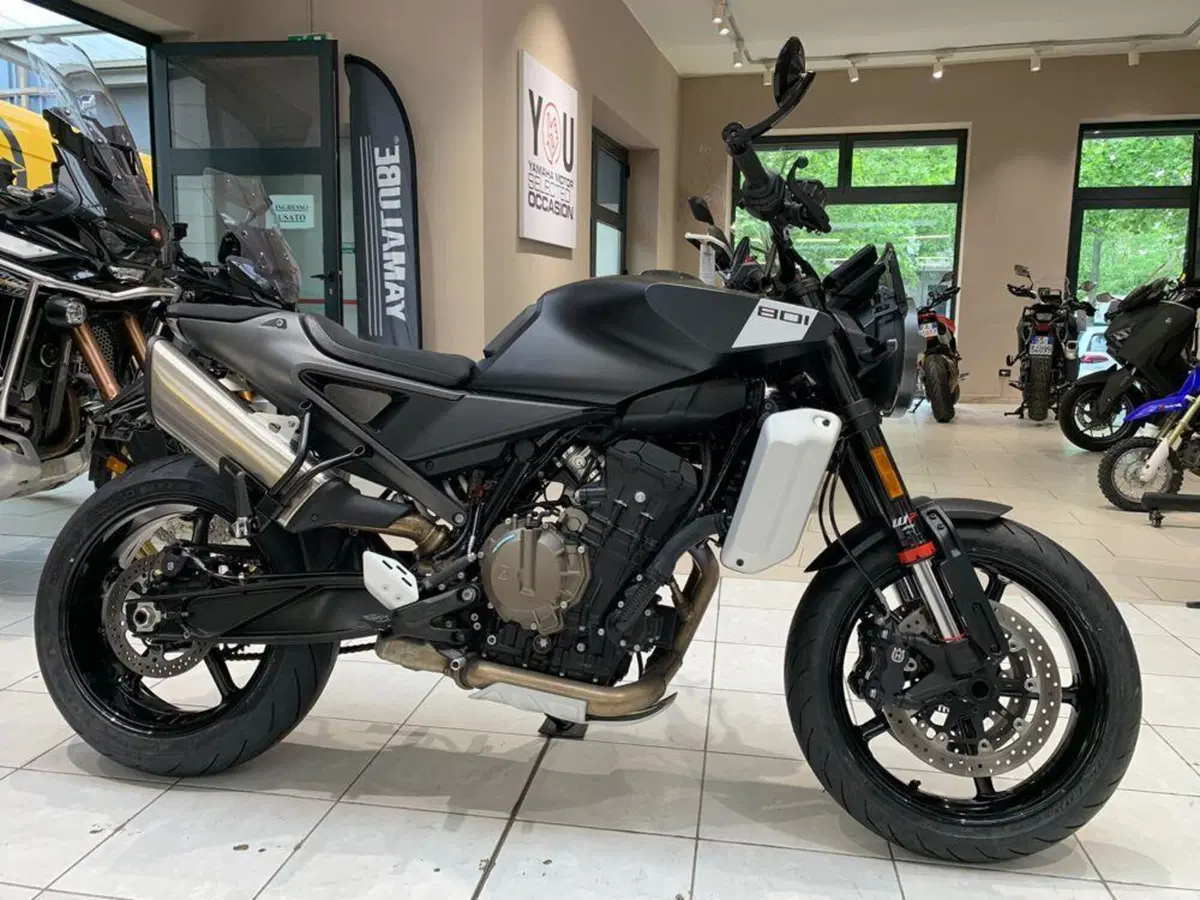 Husqvarna Svartpilen 801 (2024 - 26)