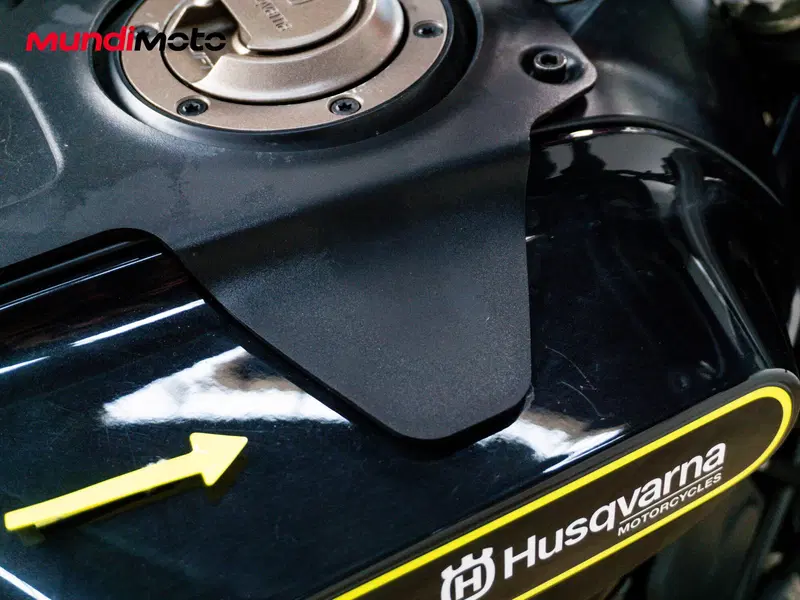 Husqvarna Svartpilen 401 (2018 - 19) (19)