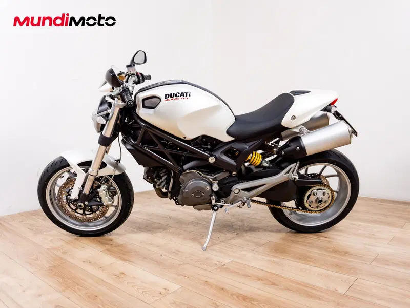 Ducati Monster 1100 S (2009-10) (5)