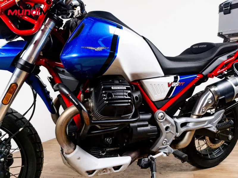 Moto Guzzi V85 TT (2024 - 26) (9)