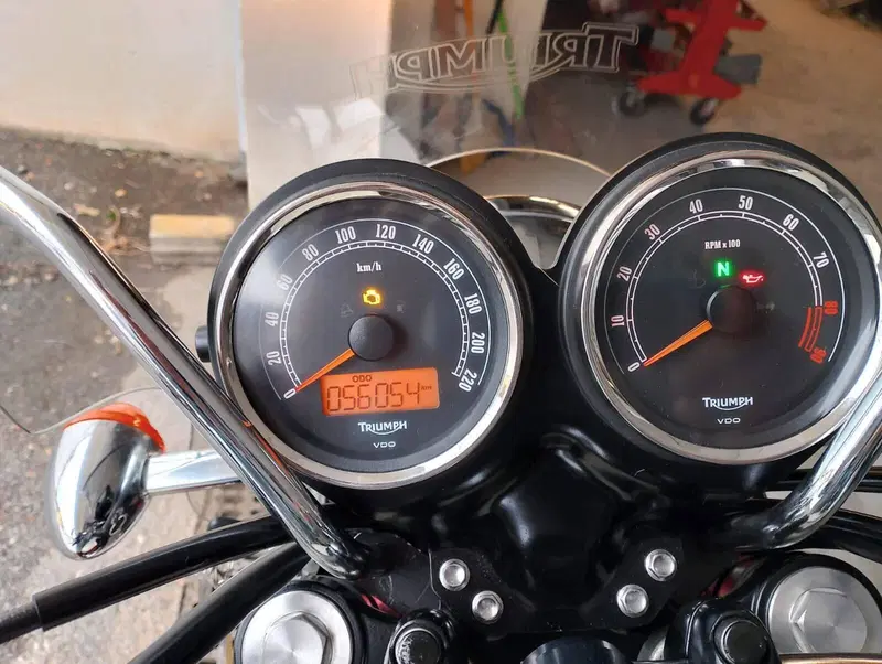 Triumph Bonneville T100 (2008 - 16) (6)