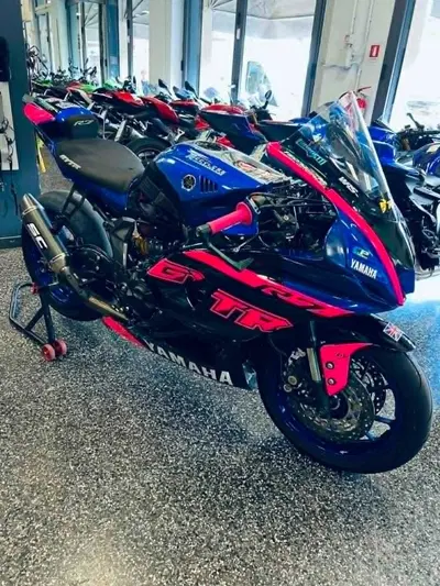 Yamaha YZF R7 (2021 - 25) usata