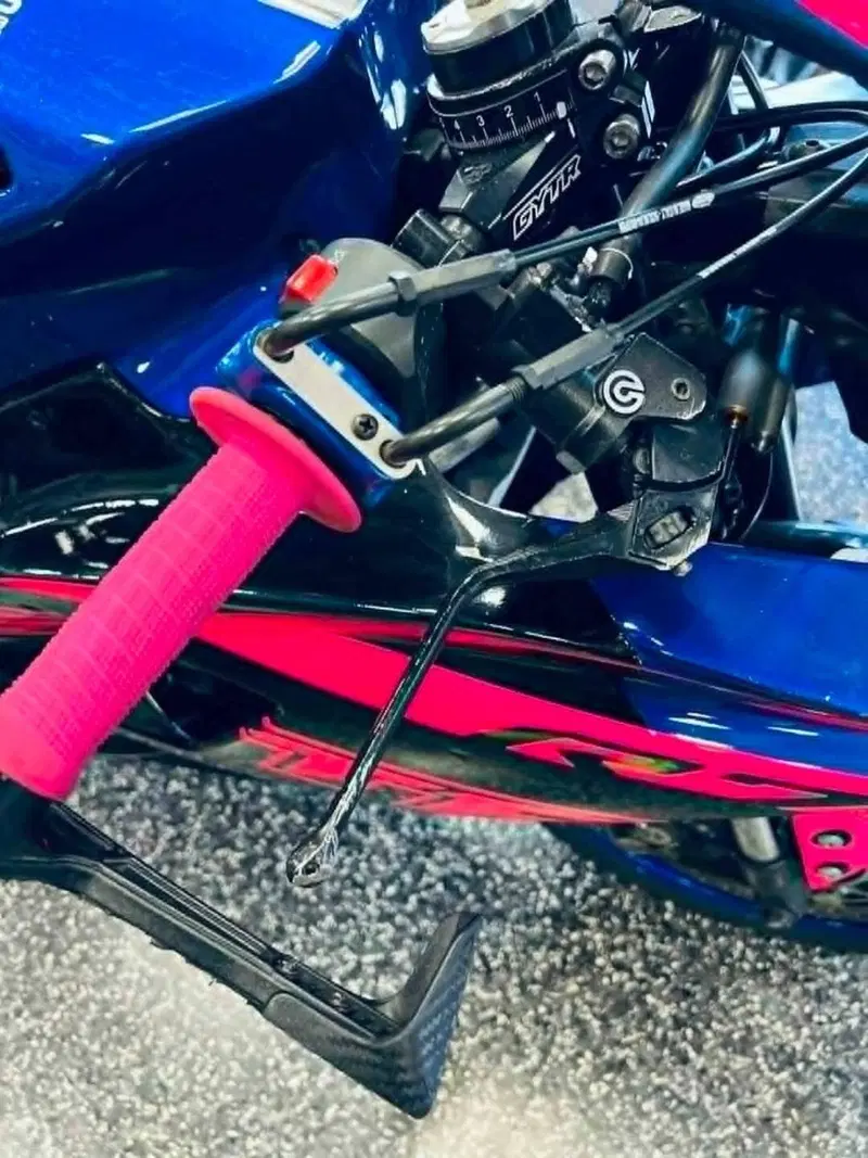 Yamaha YZF R7 (2021 - 25) (2)
