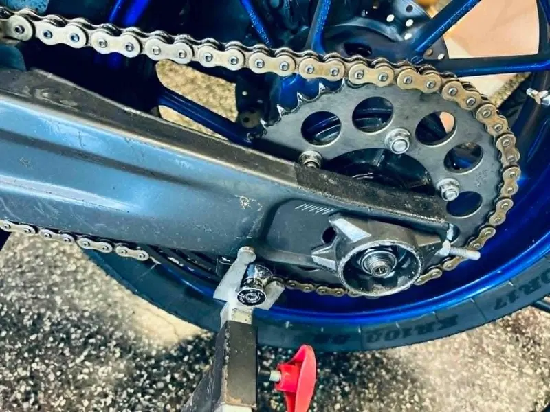 Yamaha YZF R7 (2021 - 25) (11)
