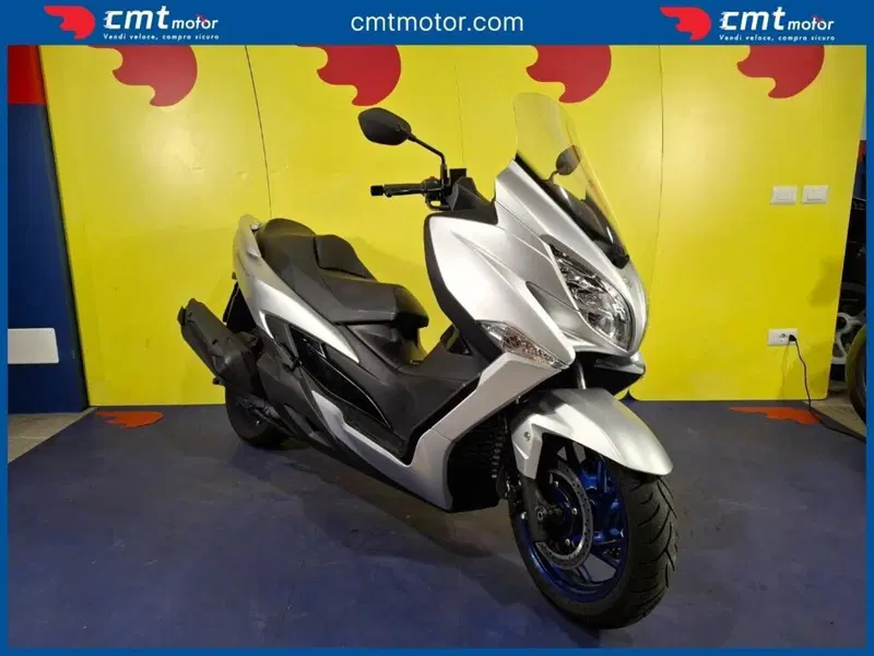 Suzuki Burgman 400 (2022 - 24) (3)