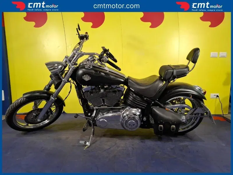 Harley-Davidson 1584 Rocker C (2009 - 11) - FXCWC (2)