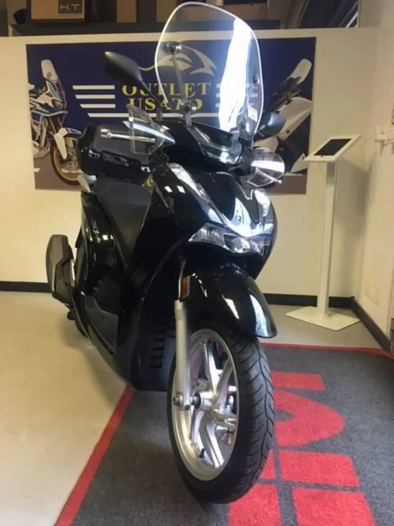 Honda SH 350 (2021 - 24) (3)