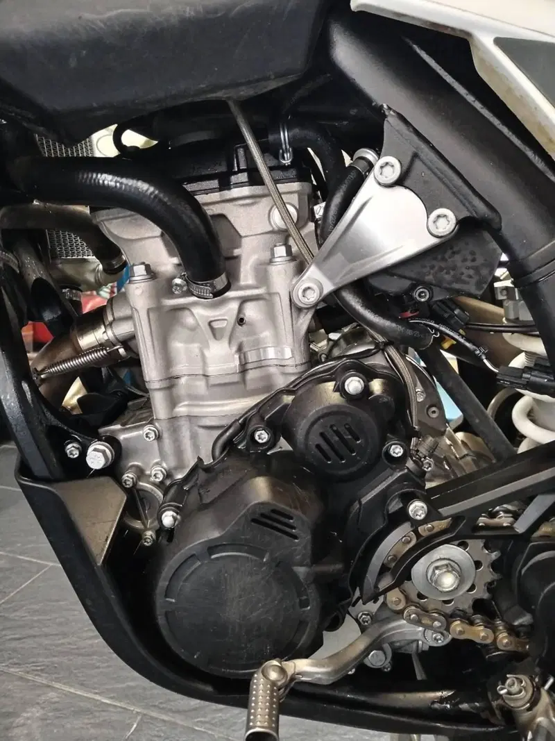 KTM 250 SX-F (2024) (7)