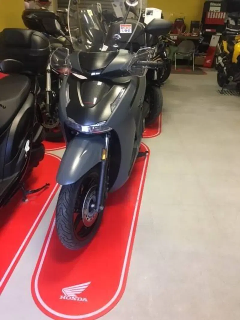 Honda SH 350i Sport (2025 - 26) (2)