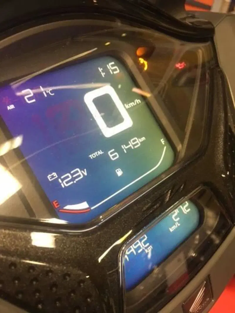 Honda SH 350i Sport (2025 - 26) (3)
