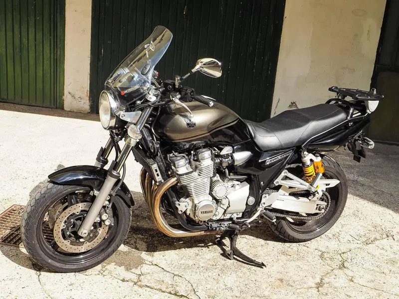 Yamaha XJR 1300 (2006 - 14) (2)
