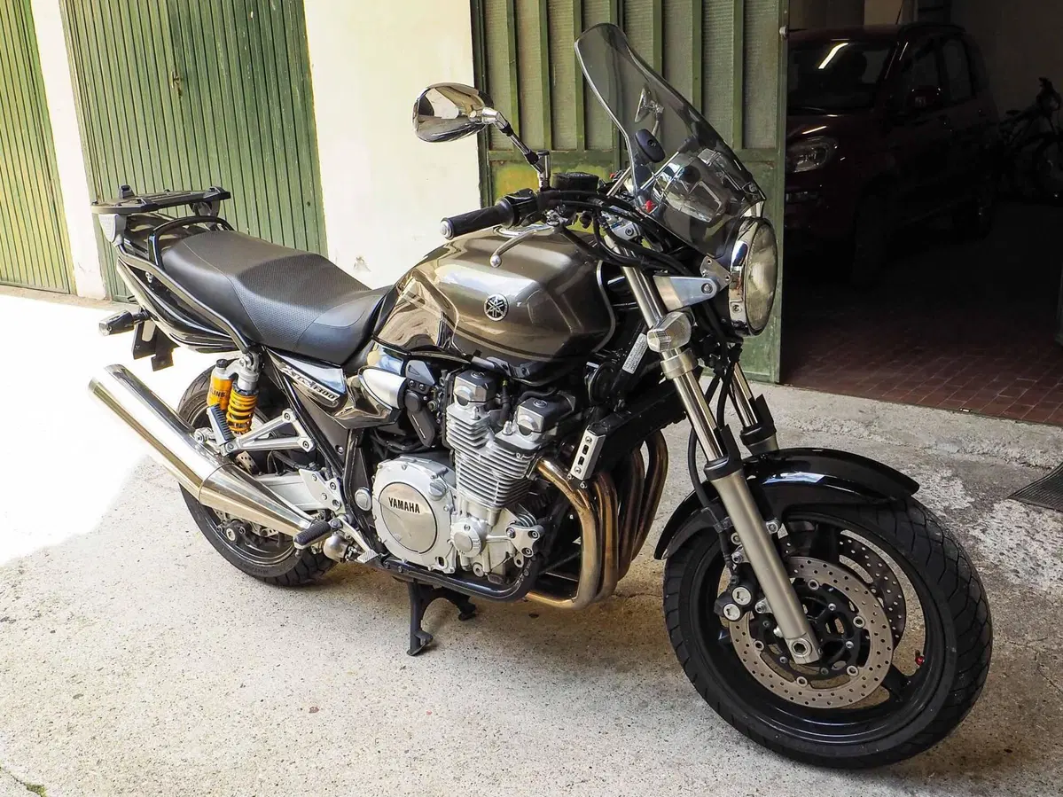 Yamaha XJR 1300 (2006 - 14) (4)