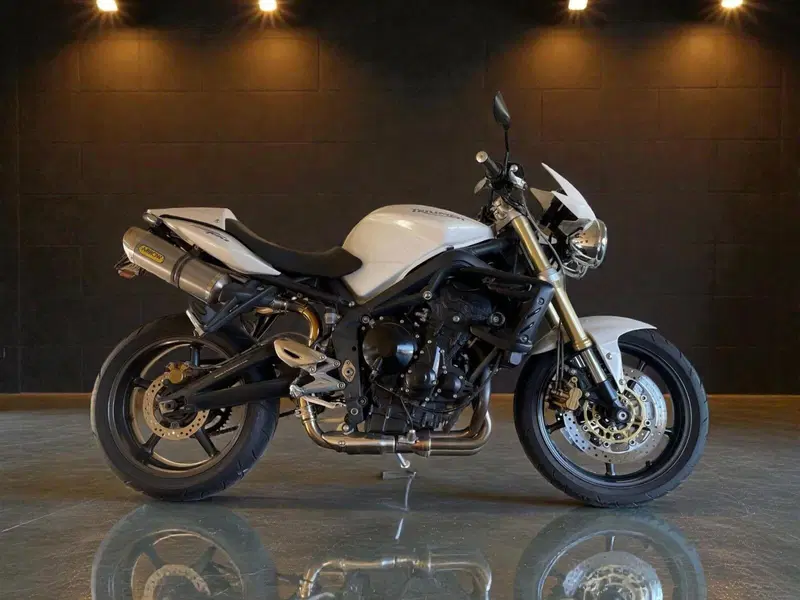 Triumph Street Triple (2007 - 12)