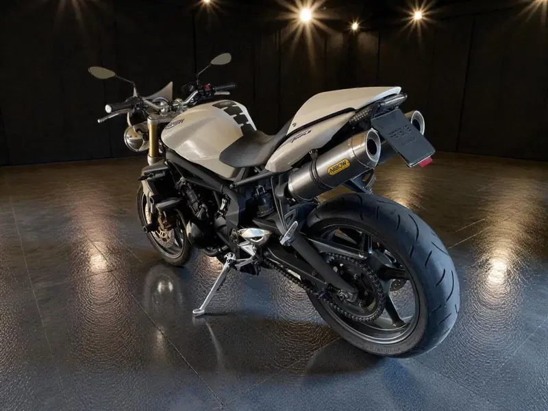 Triumph Street Triple (2007 - 12) (4)