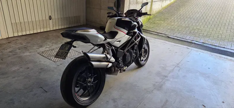 MV Agusta Brutale 1090 RR (2009 - 15) (4)