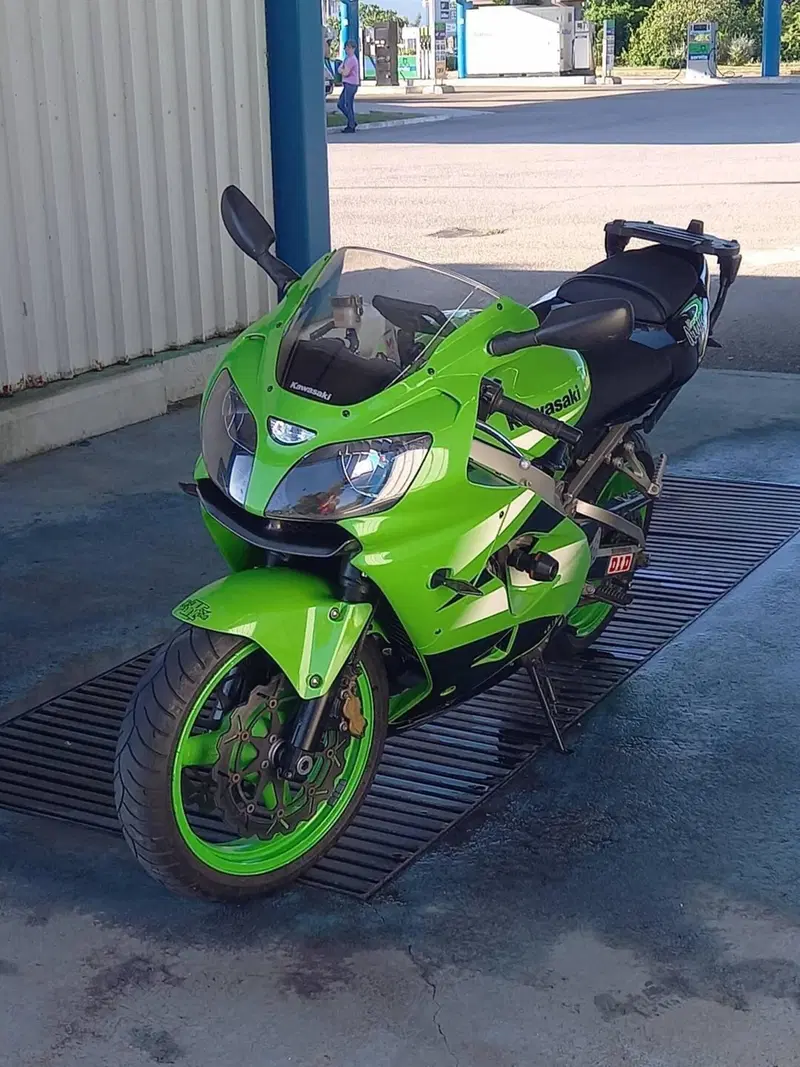 Kawasaki Ninja 900 ZX-9R (2002 - 05) (7)