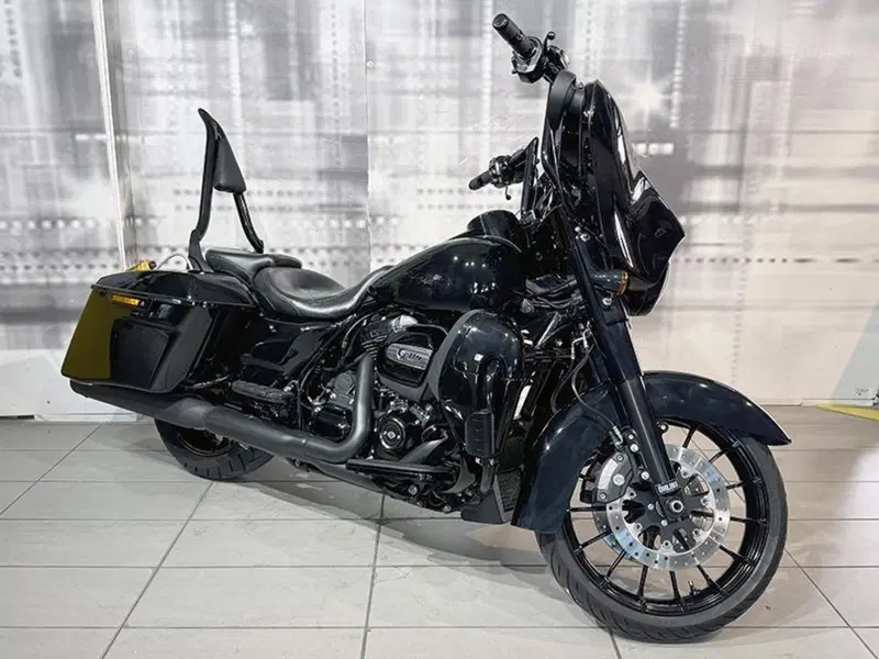 Harley-Davidson 114 Street Glide Special (2019 - 20) - FLHXS