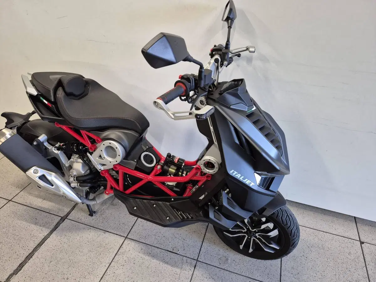 Italjet Moto Dragster 300 (2024) (2)