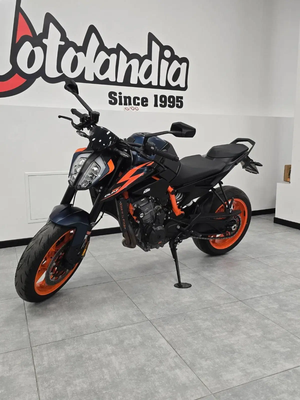 KTM 890 Duke R (2022 - 23) (3)