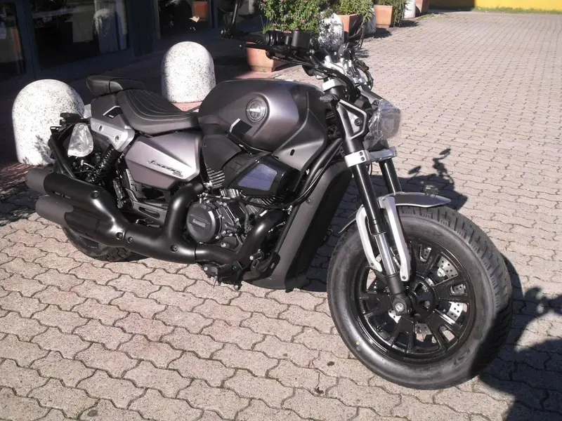 Benelli Leoncino 400 Bobber (2026) (8)