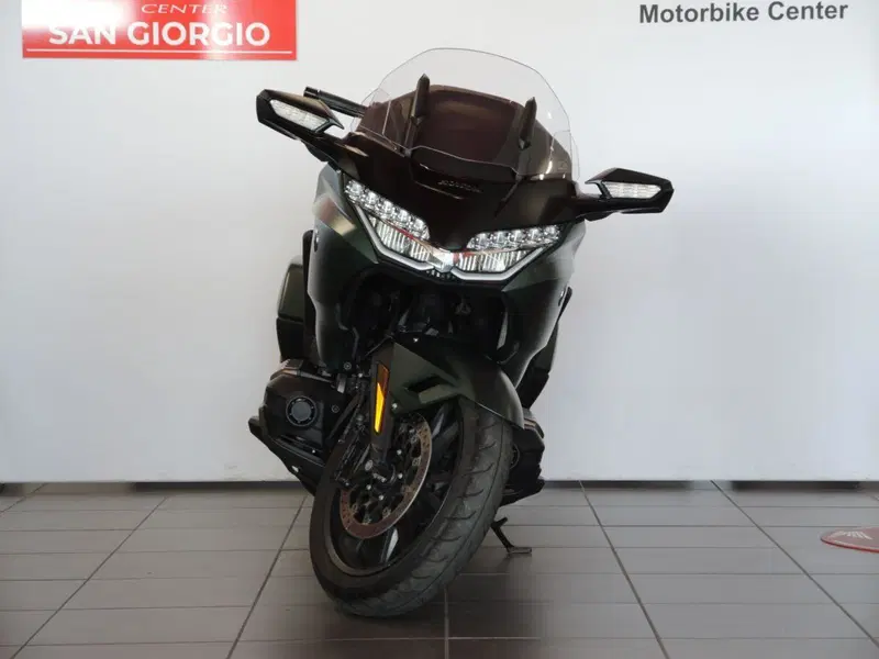 Honda GL 1800 Gold Wing DCT (2021 - 24) (2)