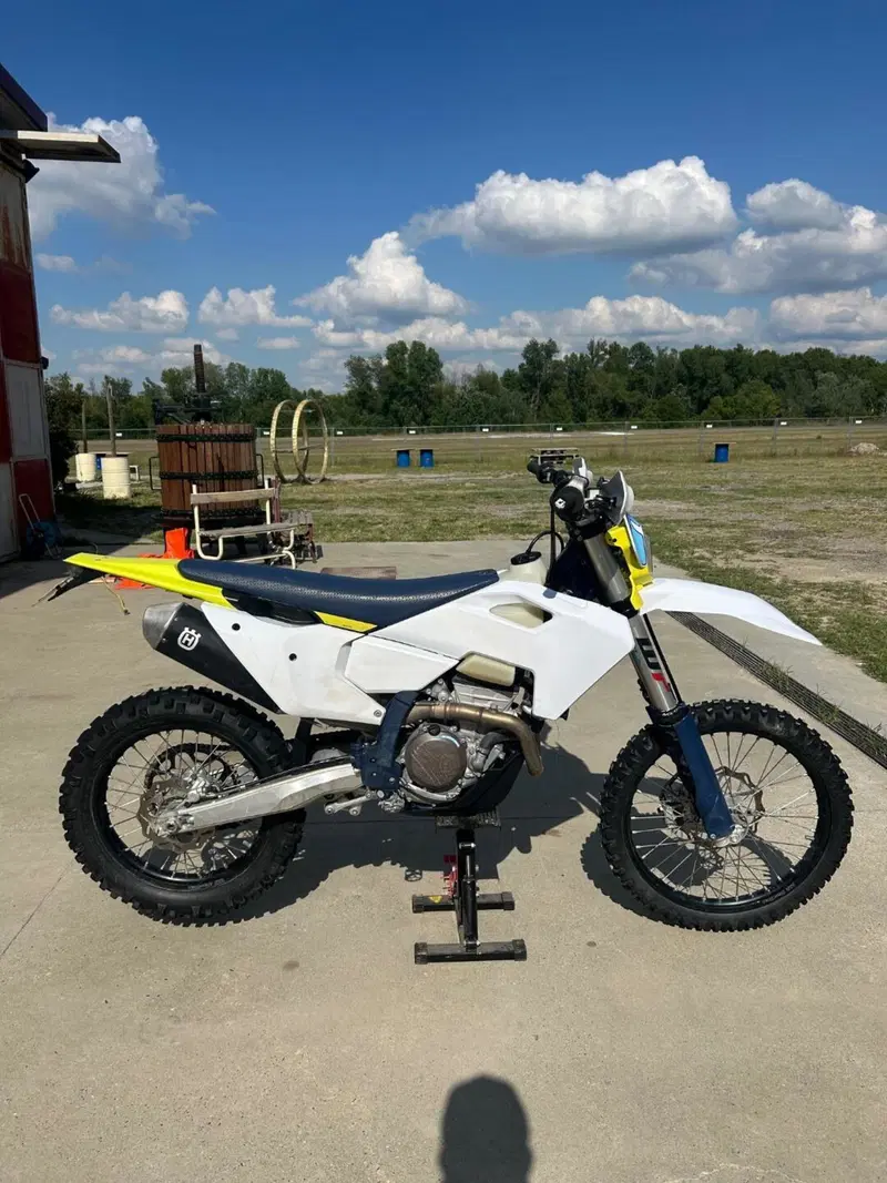 Husqvarna FE 250 (2025) (4)