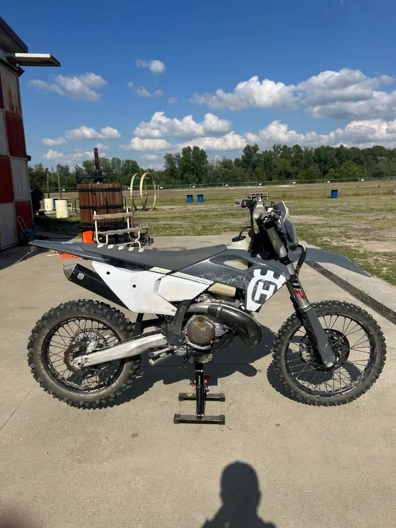 Husqvarna TE 300 Pro (2024) (4)