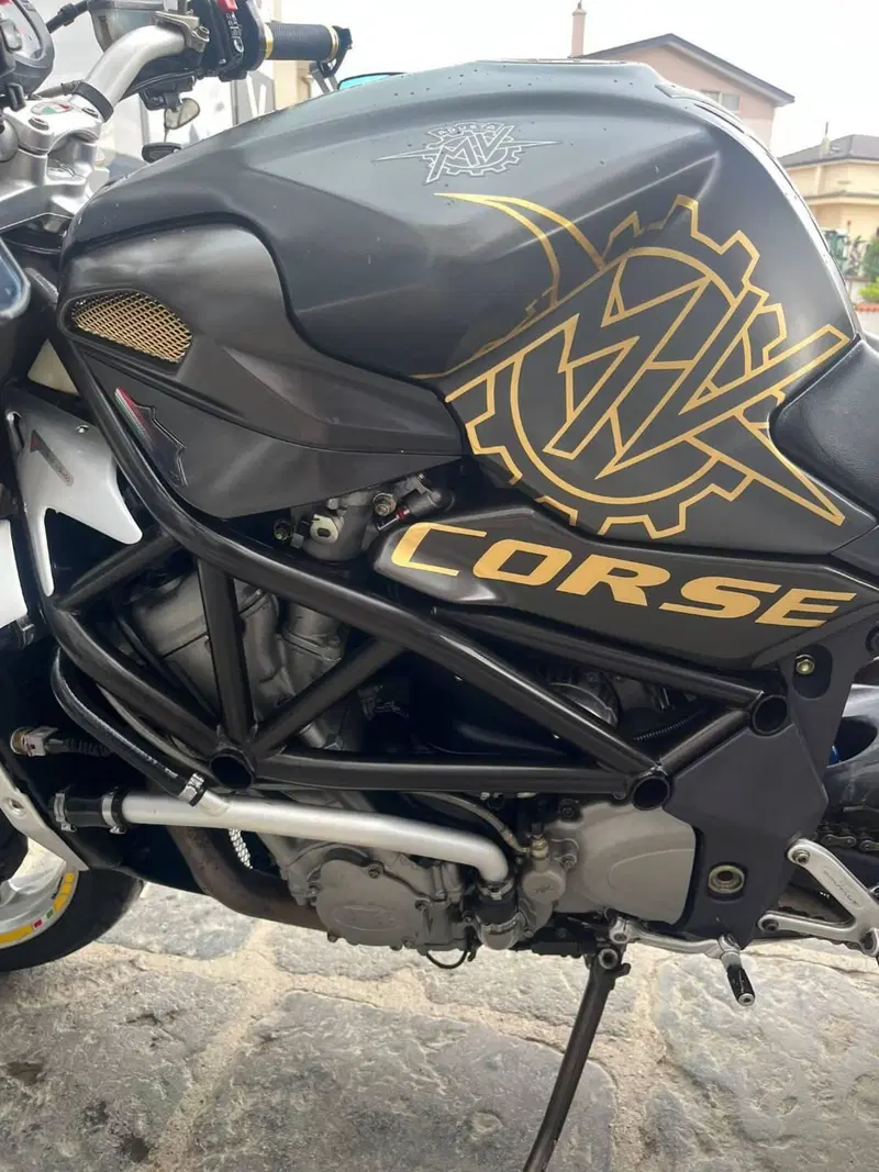 MV Agusta Brutale 750 S (2002 - 06) (3)