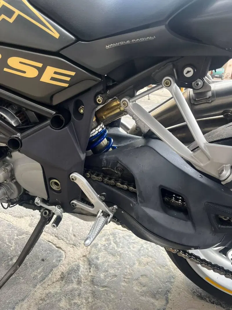 MV Agusta Brutale 750 S (2002 - 06) (5)