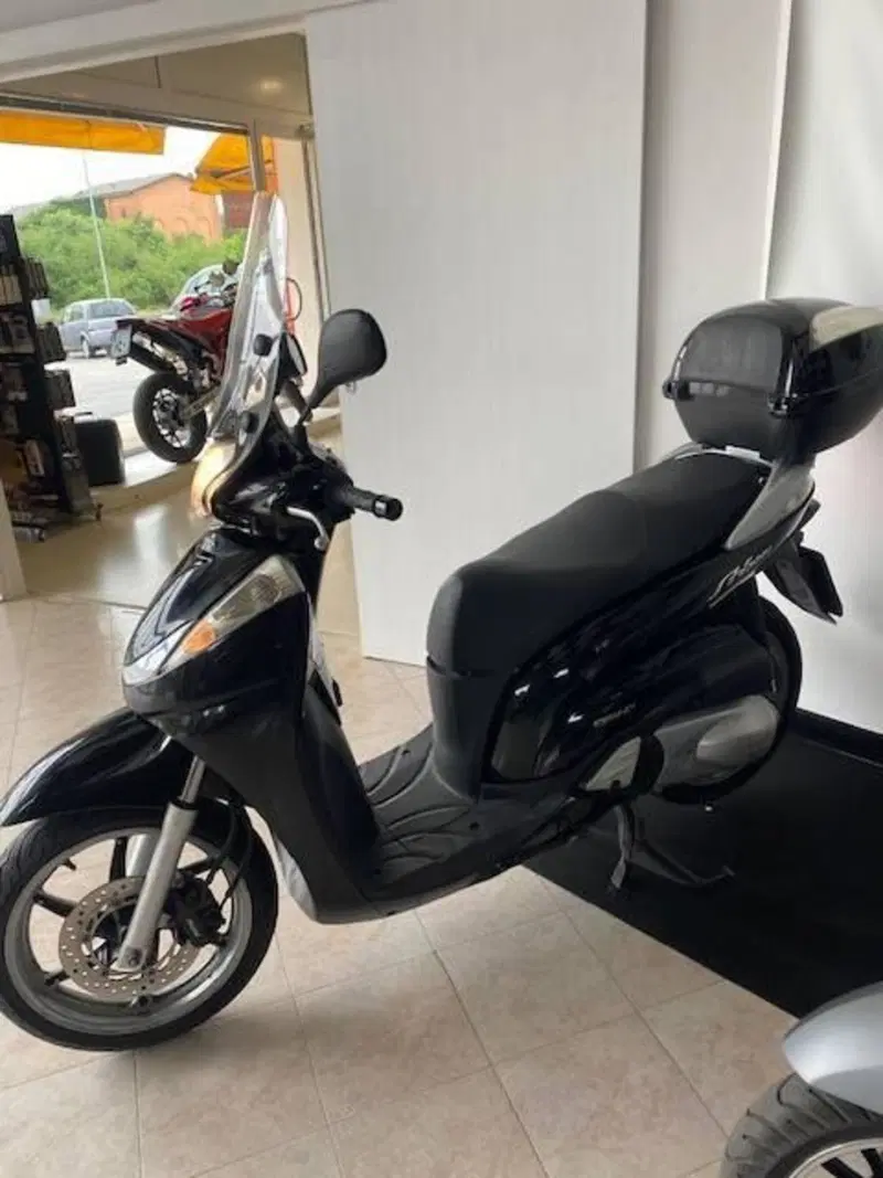 Honda SH 300 i (2006 - 10) (2)