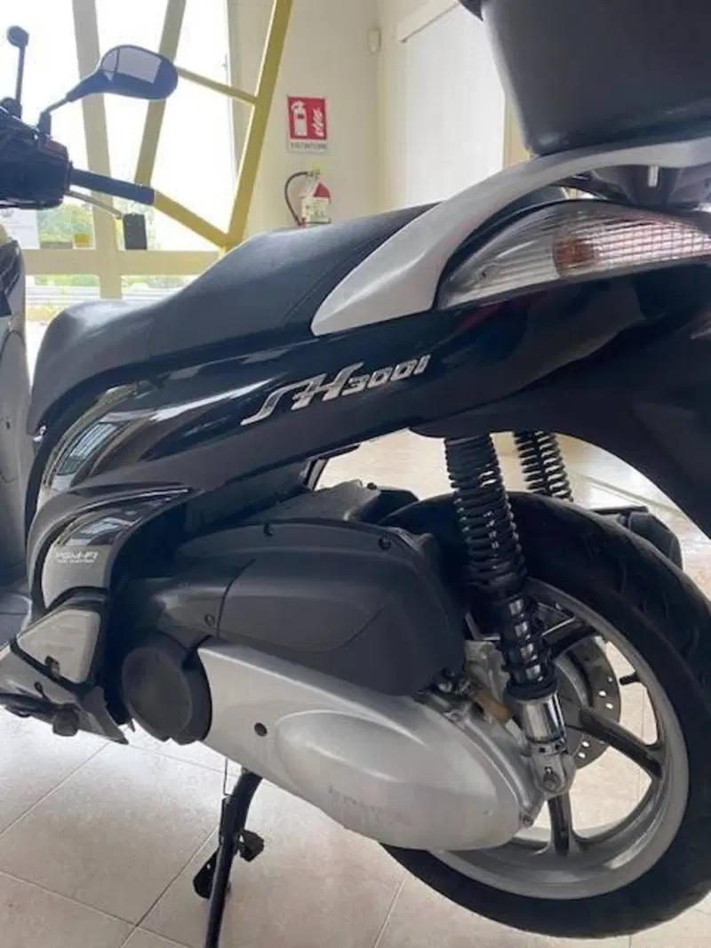 Honda SH 300 i (2006 - 10) (7)