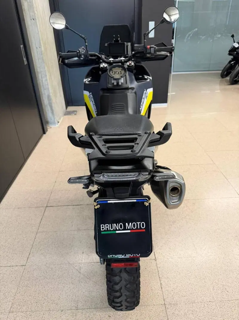 Husqvarna Norden 901 (2022 - 26) (3)
