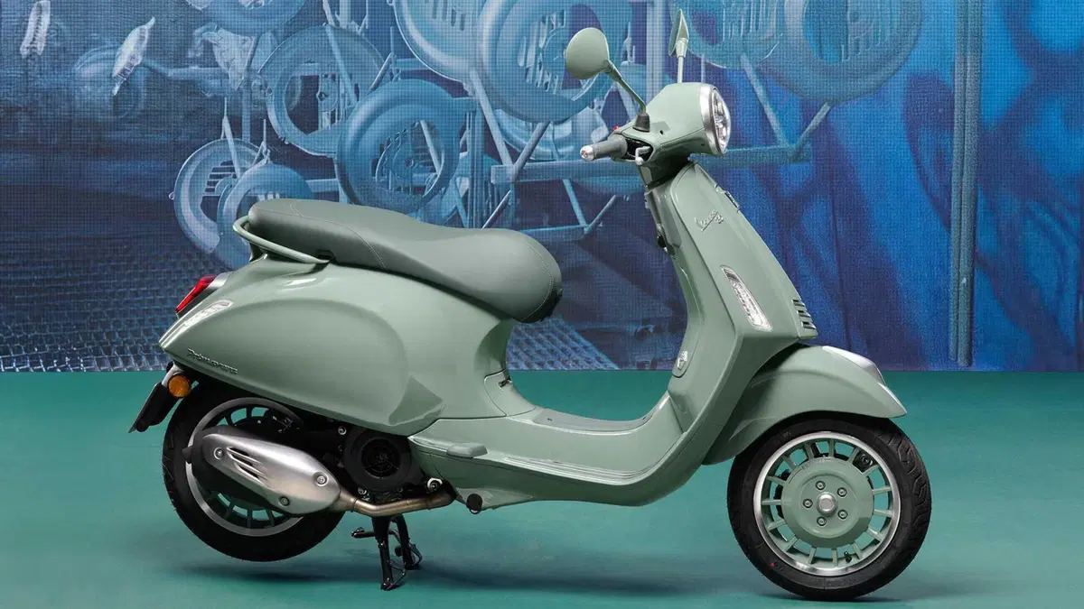 La serie speciale Vespa 80th arriva negli showroom (3)