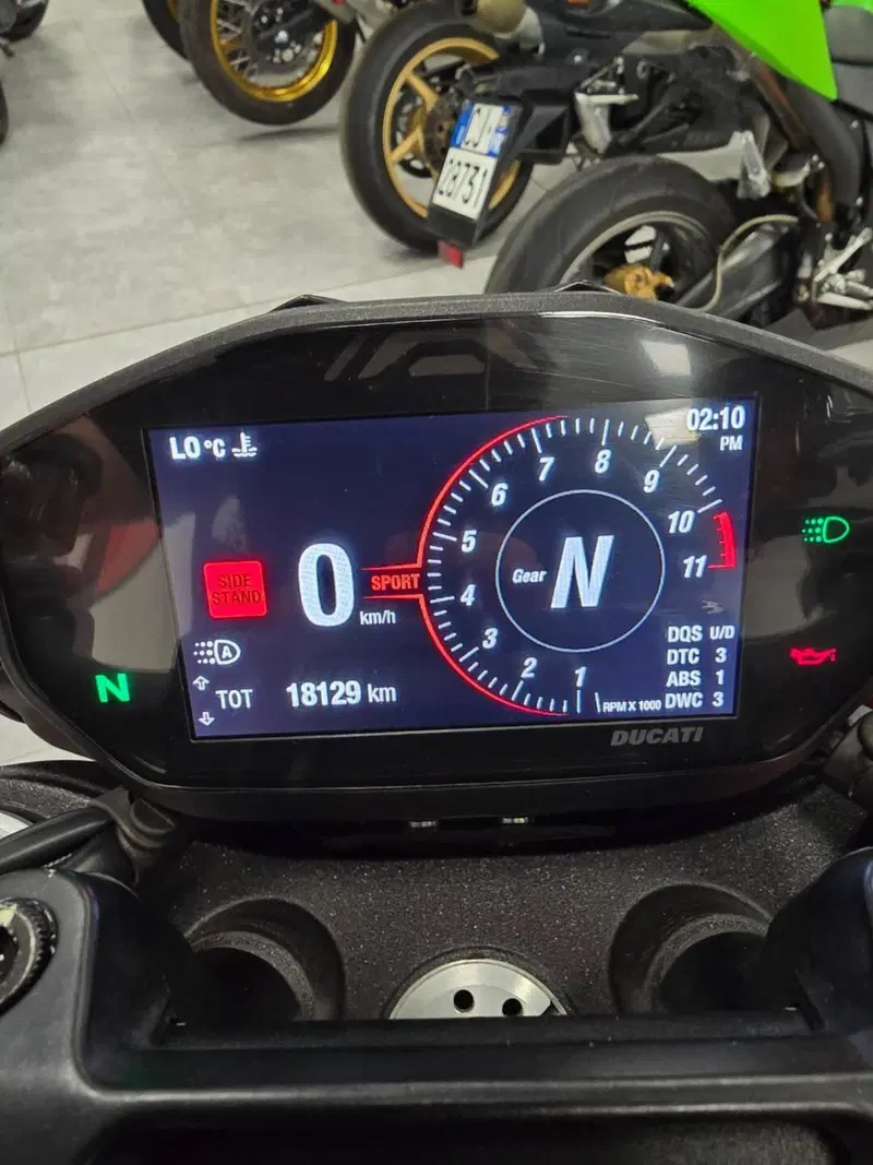 Ducati Hypermotard 950 RVE (2022 - 25) (5)
