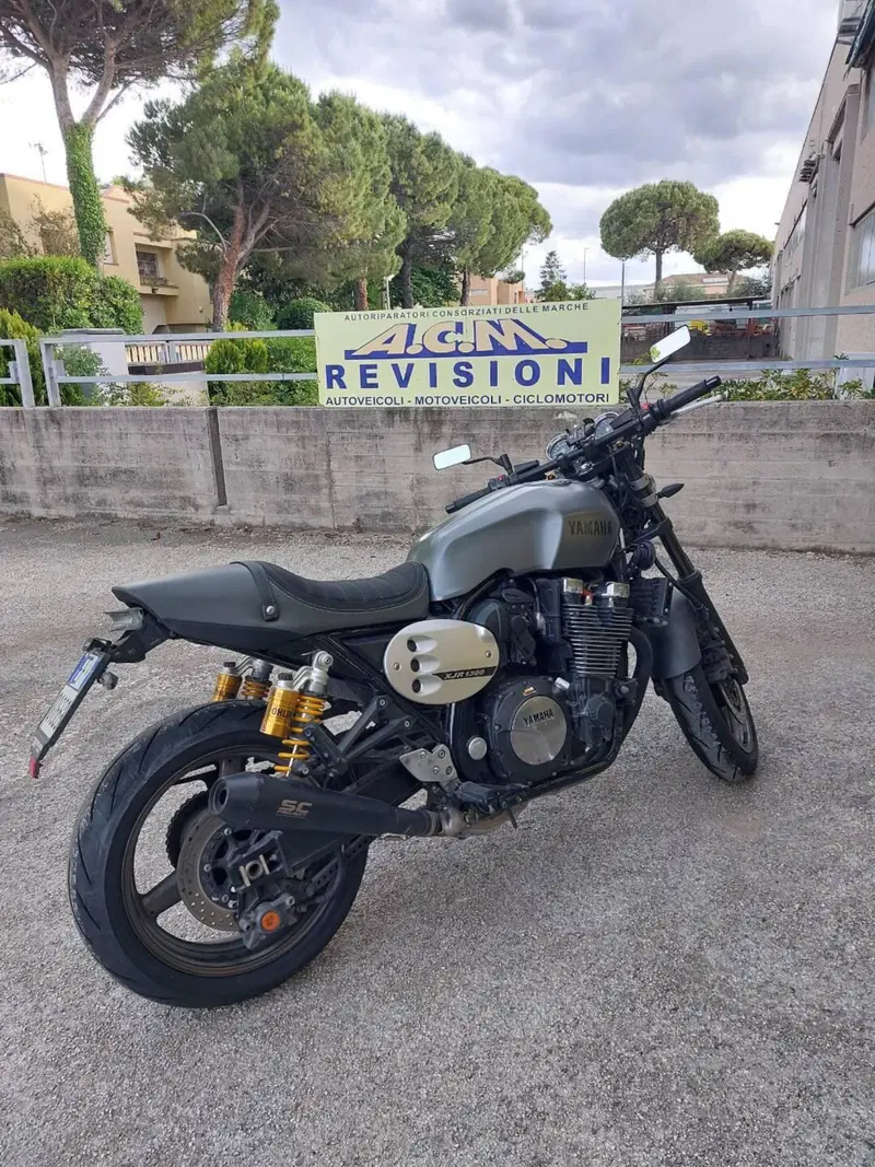 Yamaha XJR 1300 (2015 - 17) (11)
