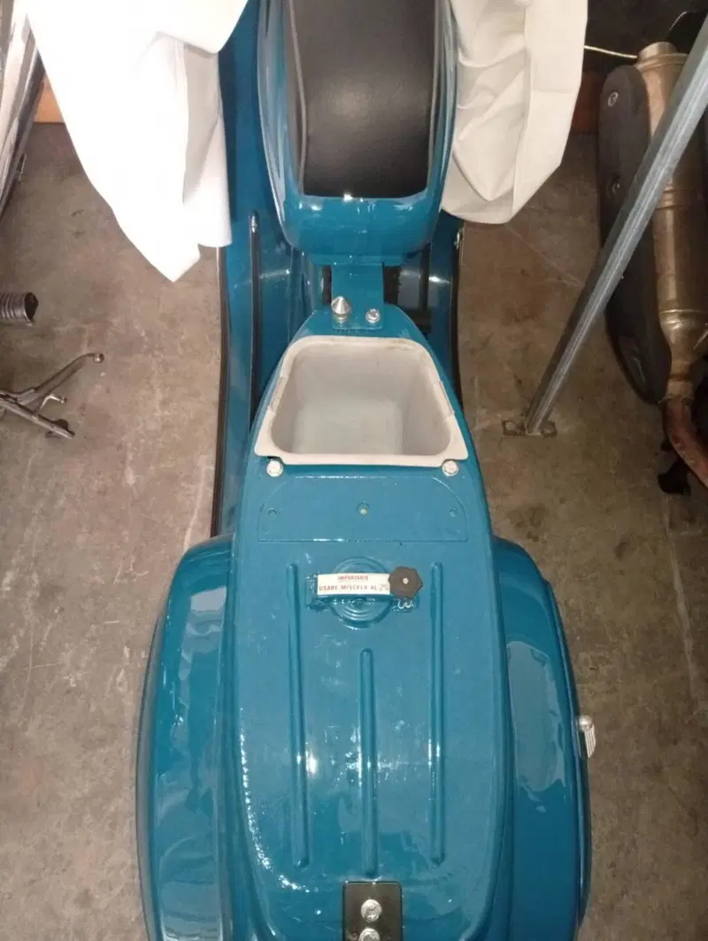 Piaggio  Vespa 90 SS (15)