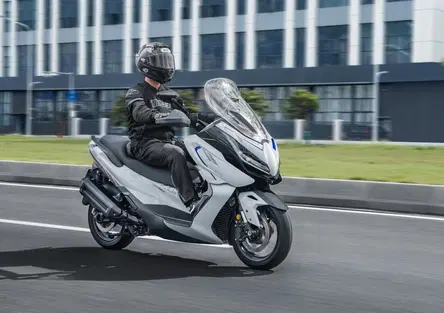 Zontes presenta il nuovo ZT368-E ETC: caratteristiche e dettagli