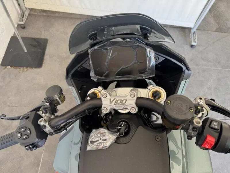 Moto Guzzi V100 Mandello S (2025 - 26) (5)