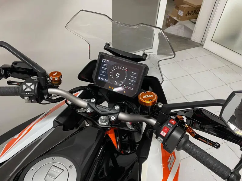 KTM 1290 Super Duke GT (2019 - 20) (3)