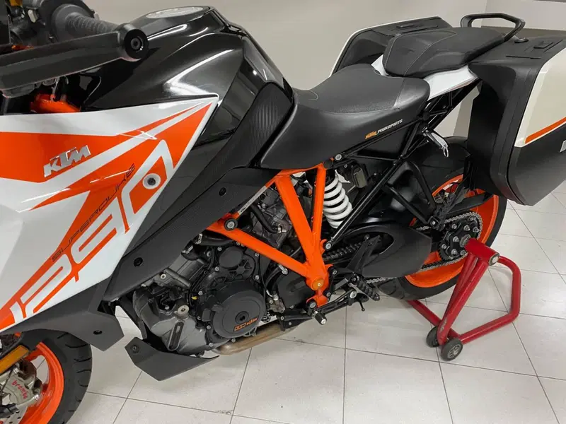 KTM 1290 Super Duke GT (2019 - 20) (6)