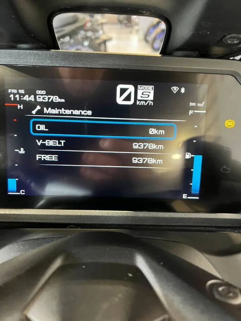 Yamaha T-Max 560 Tech Max (2022 - 24) (13)
