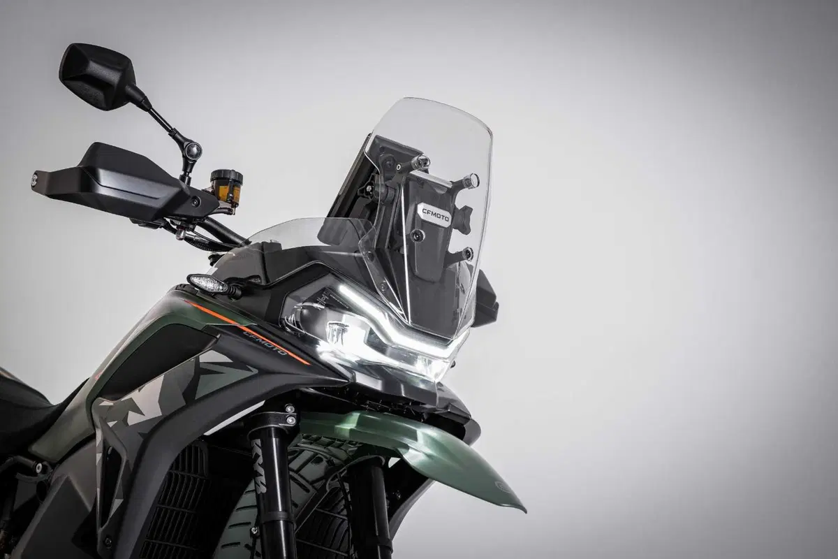CFMOTO 1000MT-X: la maxi enduro cinese che sfida tutti, anche sul prezzo [GALLERY] (2)