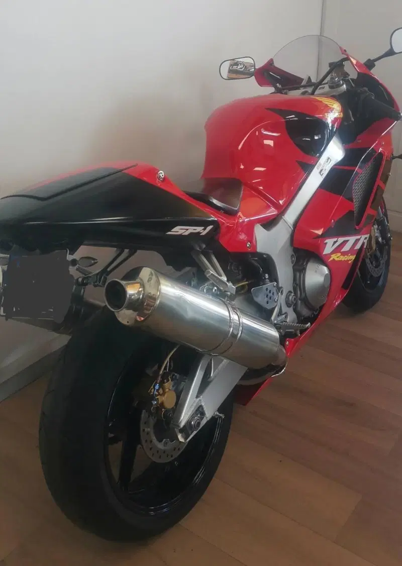 Honda VTR1000 SP-1  (3)