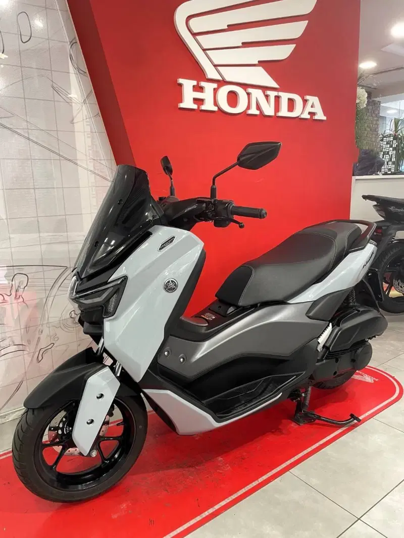 Yamaha N-Max 125 Tech Max (2025 - 26) (7)
